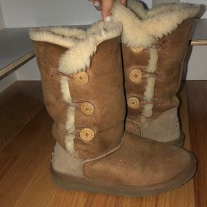 Ugg’s tall chestnut button down size 4